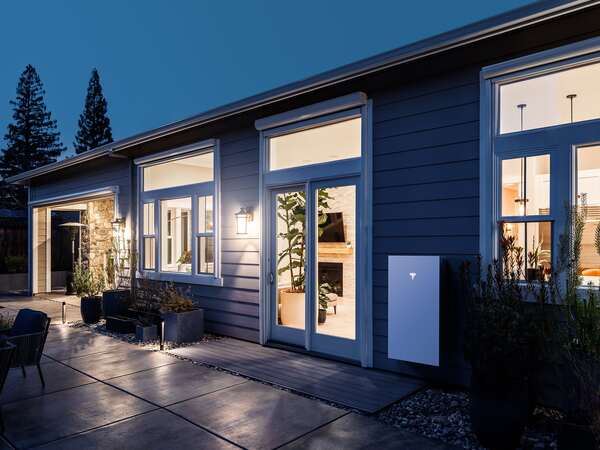 Home Energy Storage Trends (2025–2026)